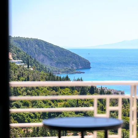 Above The Blue - Sea View Apartment Dhërmi